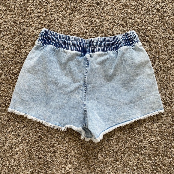 No Boundaries Girls Shorts w/ Adjustable Drawstring - Picture 2 of 5